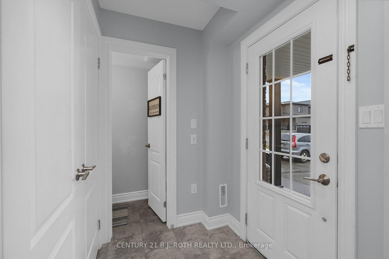 15 Kodiak Terr, Barrie, L9J 0J4 | Image 3