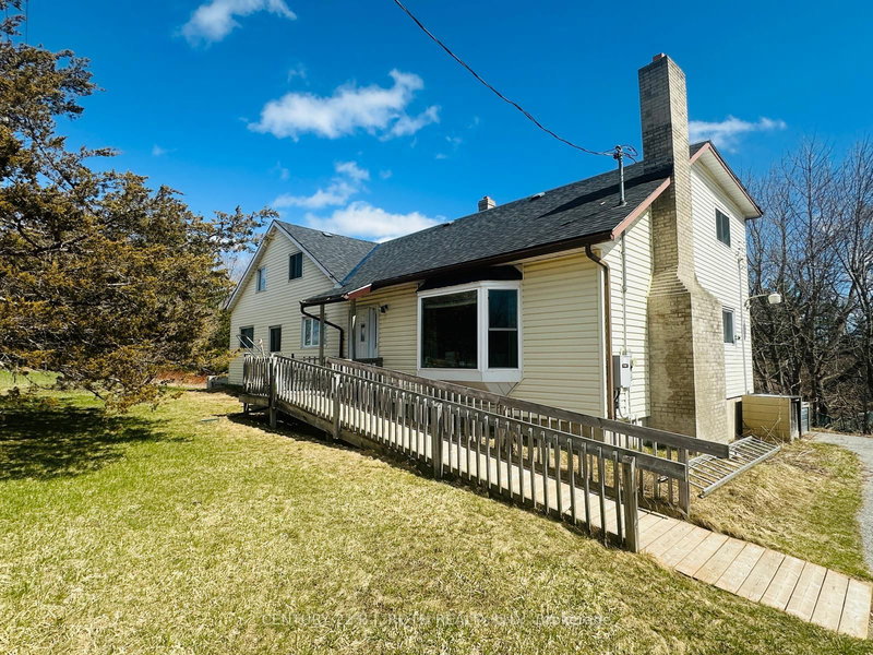 2925 Old Barrie Rd E, Orillia, L3V 6H1 | Image 3