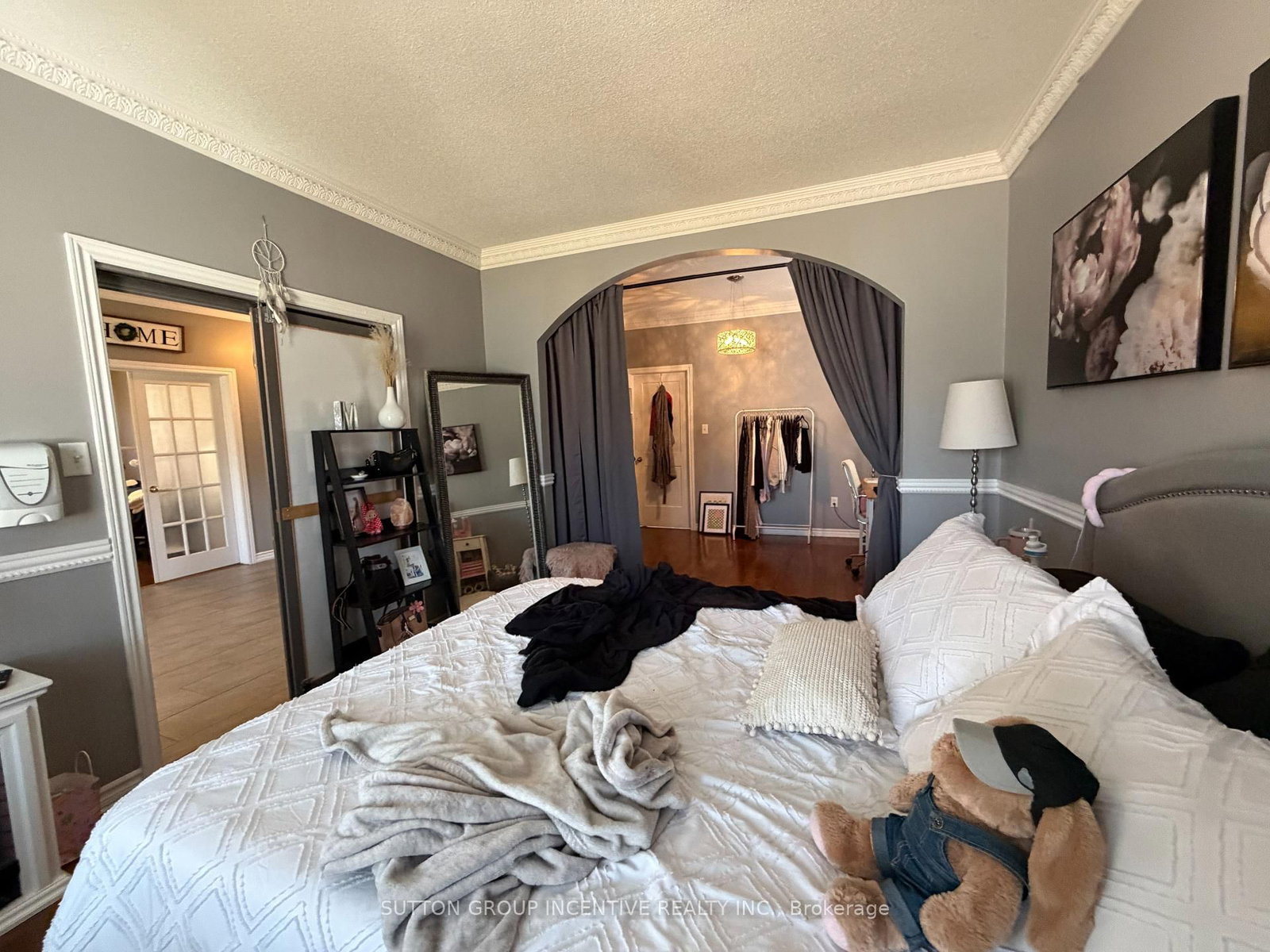 Detached House for sale at 422 Mapleton Avenue, Barrie, Ontario, L4N 0Z8 - Ardagh - MLS: S12986020