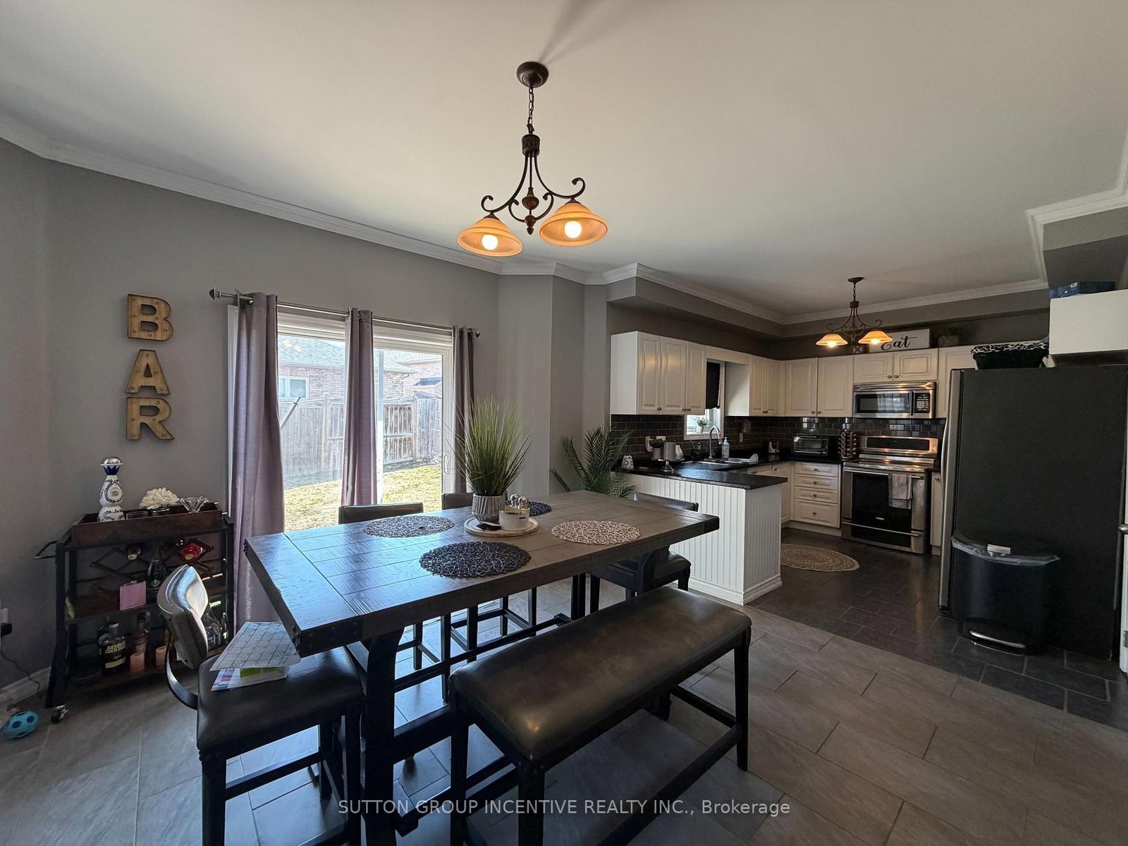 Detached House for sale at 422 Mapleton Avenue, Barrie, Ontario, L4N 0Z8 - Ardagh - MLS: S12986020