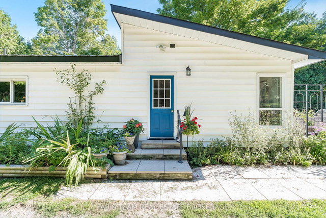 1983 Horseshoe Valley Road W