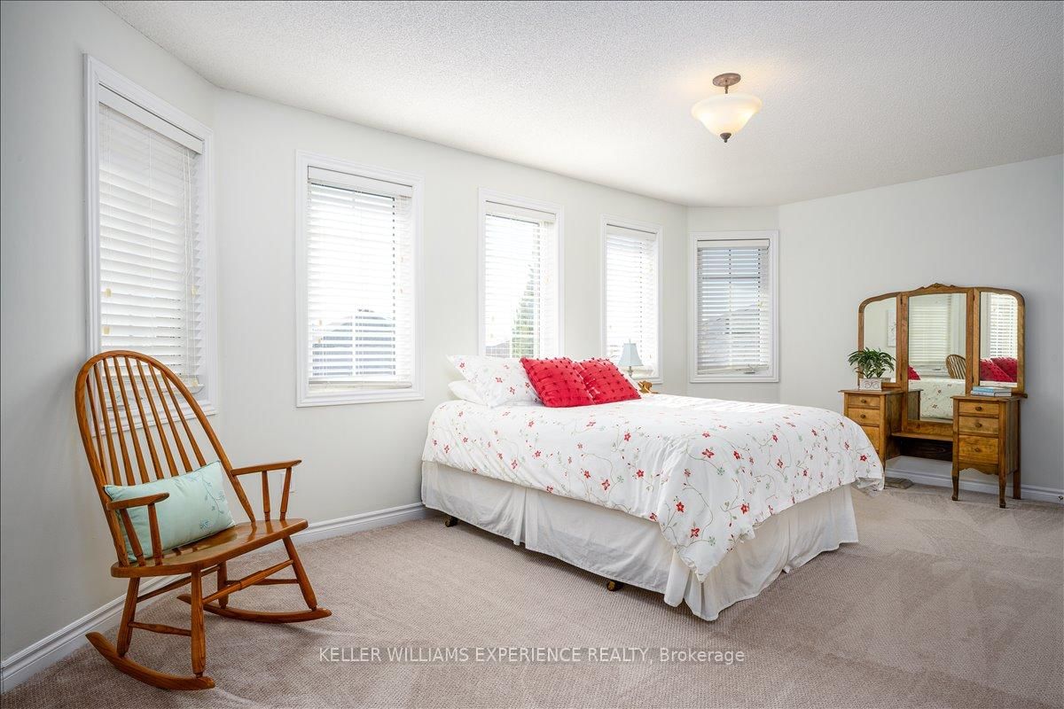 Detached House for sale at 25 Muir Drive, Barrie, Ontario, L4N 0J1 - Ardagh - MLS: S12986590