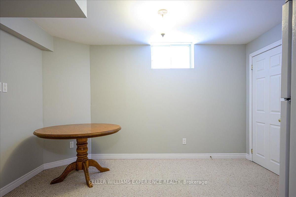 Detached House for sale at 25 Muir Drive, Barrie, Ontario, L4N 0J1 - Ardagh - MLS: S12986590