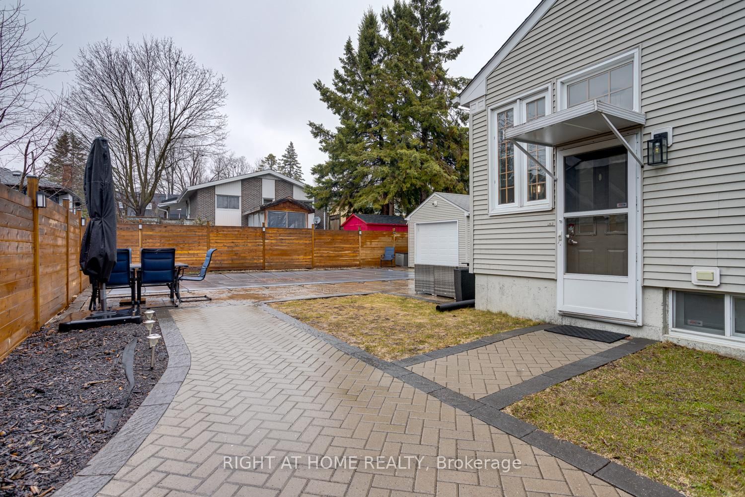 Detached House for sale at 52 Highland Avenue, Barrie, Ontario, L4M 1N3 - Codrington - MLS: S12986770