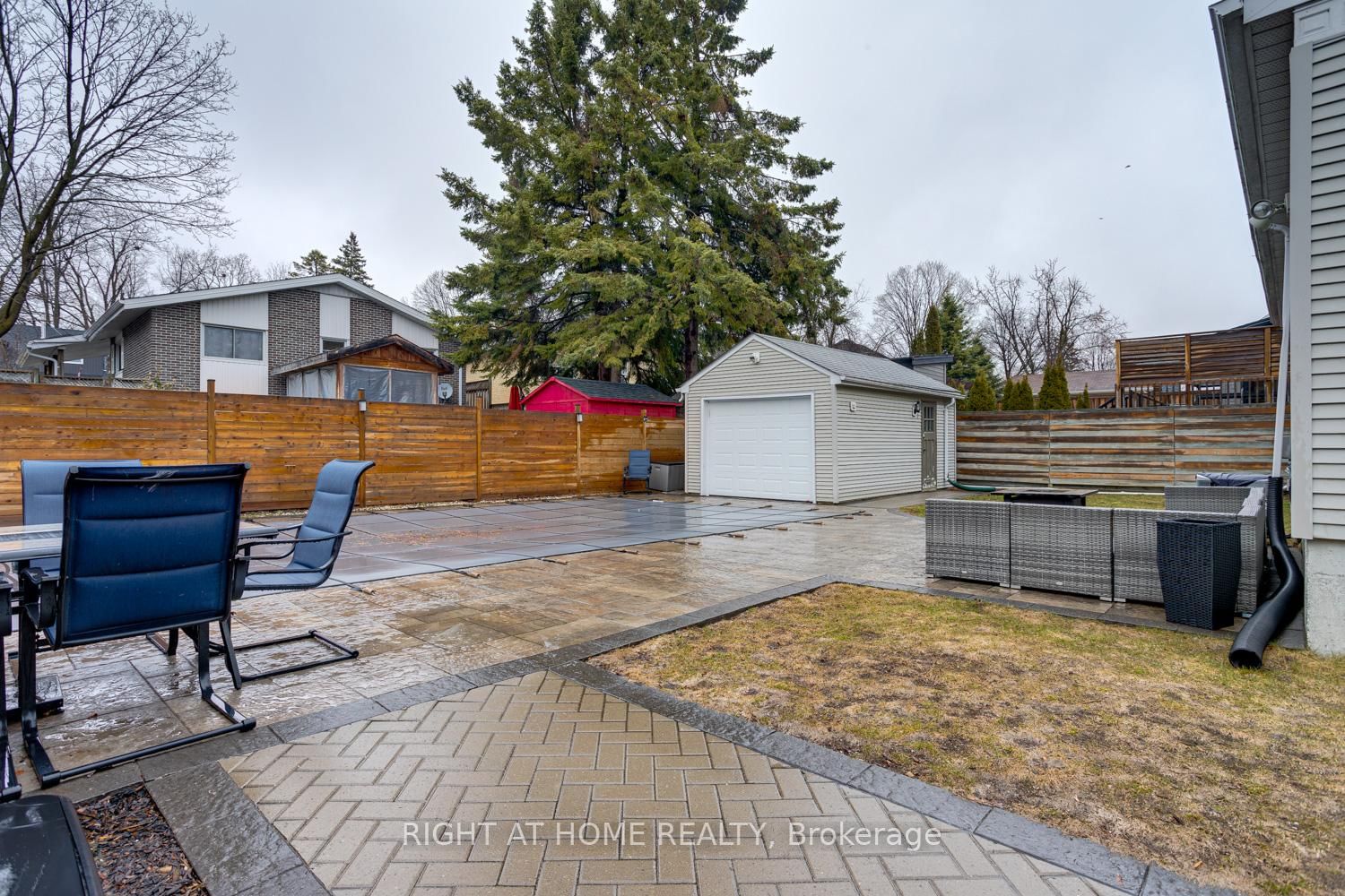 Detached House for sale at 52 Highland Avenue, Barrie, Ontario, L4M 1N3 - Codrington - MLS: S12986770