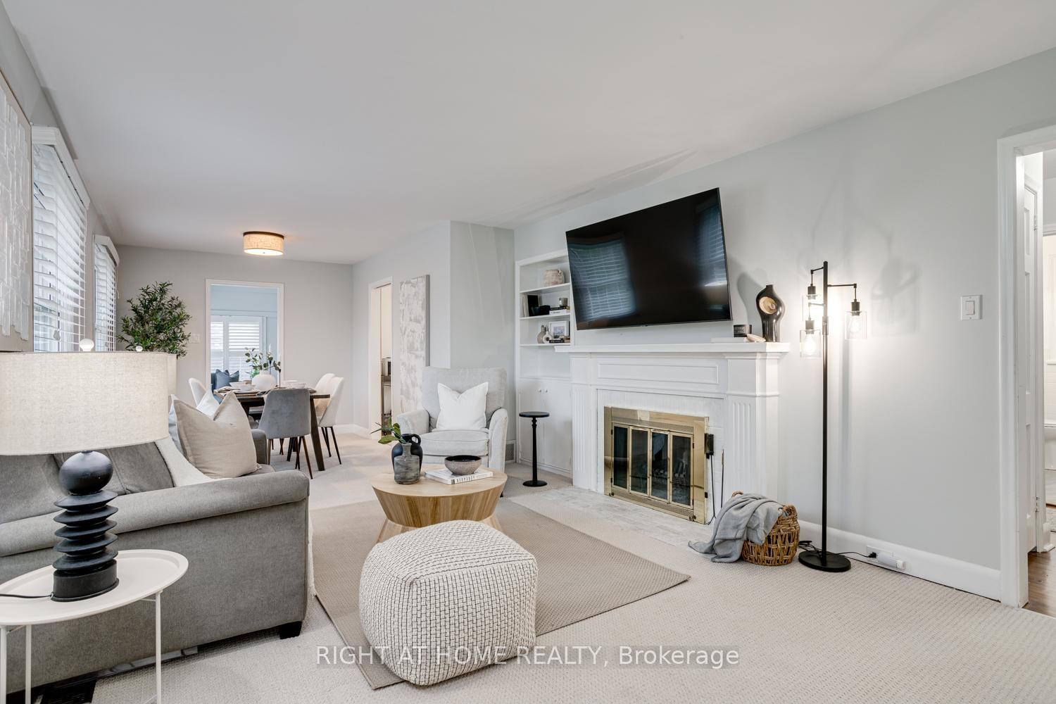 Detached House for sale at 52 Highland Avenue, Barrie, Ontario, L4M 1N3 - Codrington - MLS: S12986770