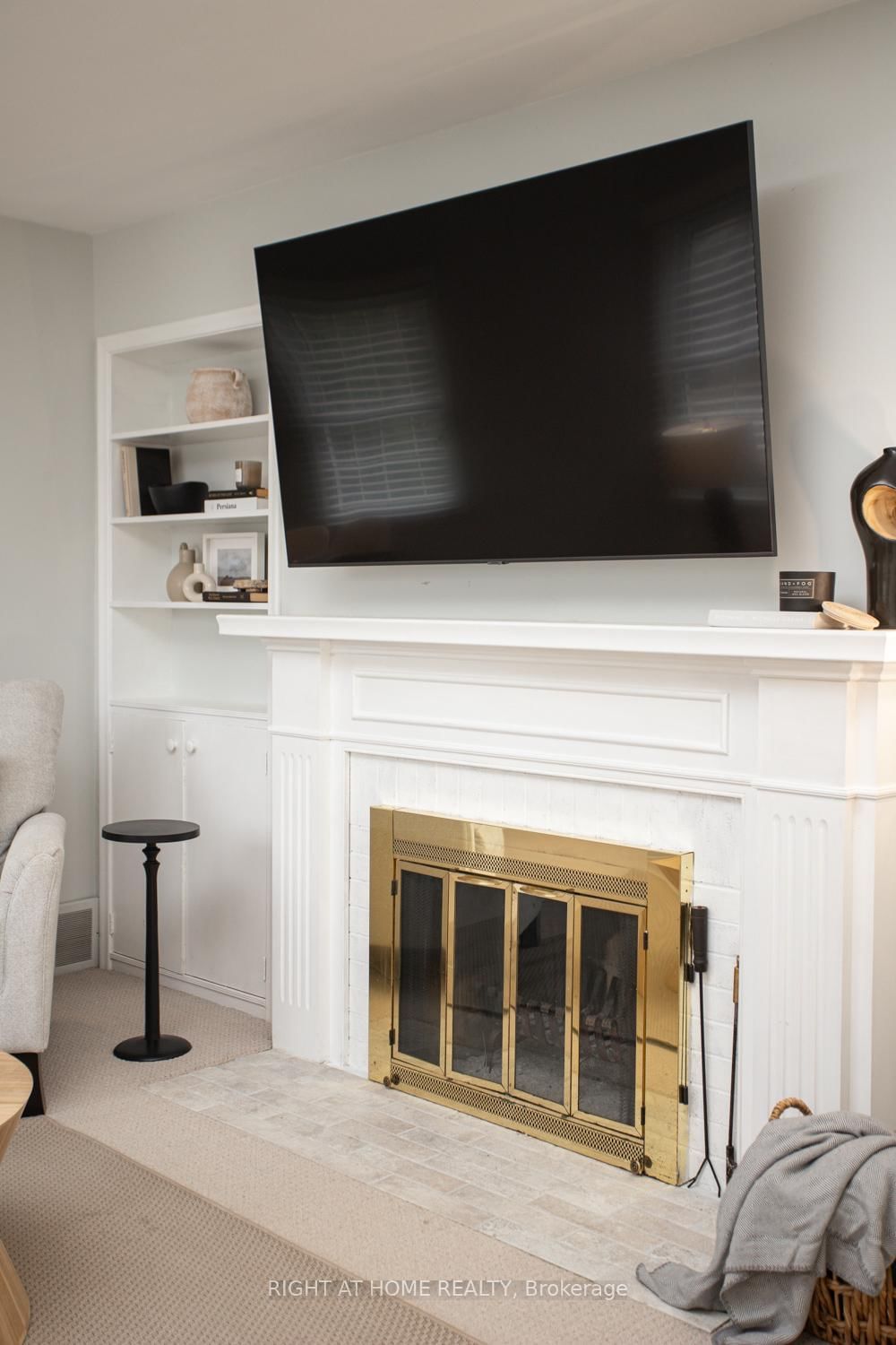 Detached House for sale at 52 Highland Avenue, Barrie, Ontario, L4M 1N3 - Codrington - MLS: S12986770