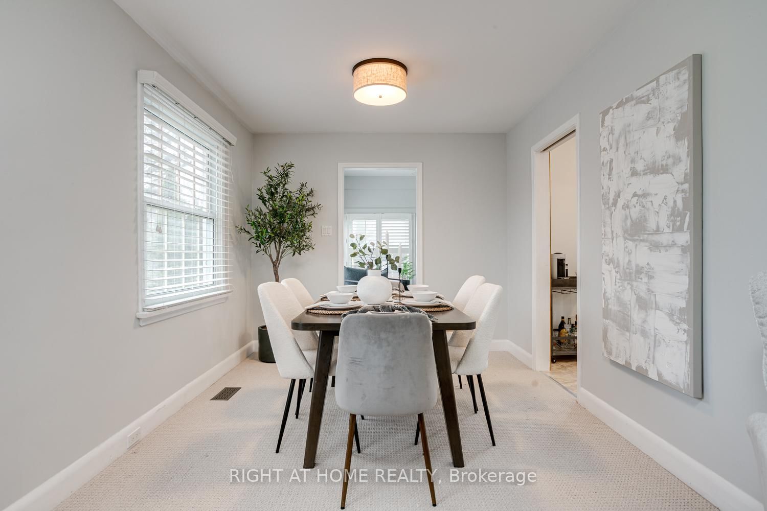 Detached House for sale at 52 Highland Avenue, Barrie, Ontario, L4M 1N3 - Codrington - MLS: S12986770