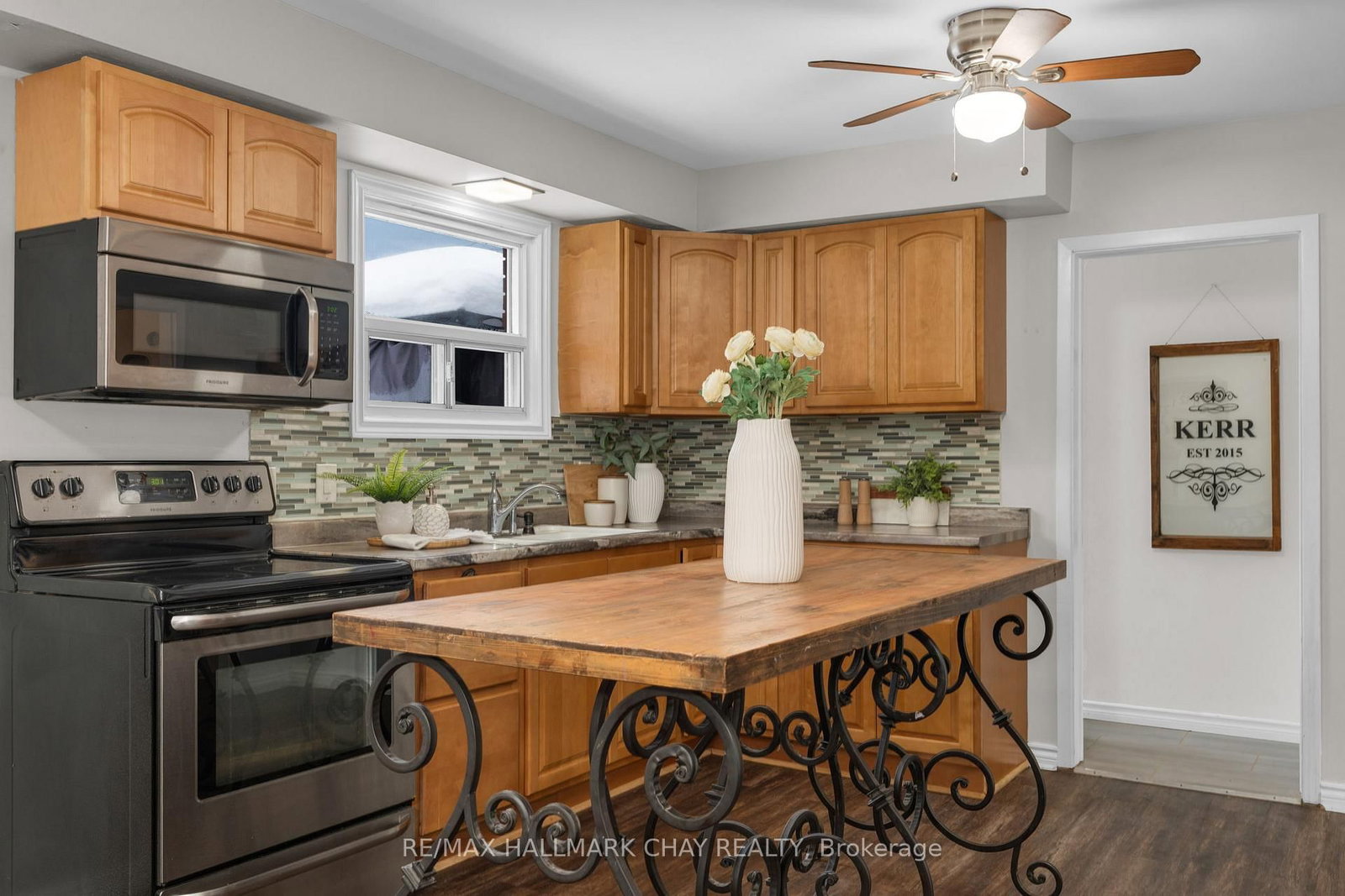 Detached House for sale at 232 Superior Street, Clearview, Ontario, L0M 1S0 - Stayner - MLS: S12986786