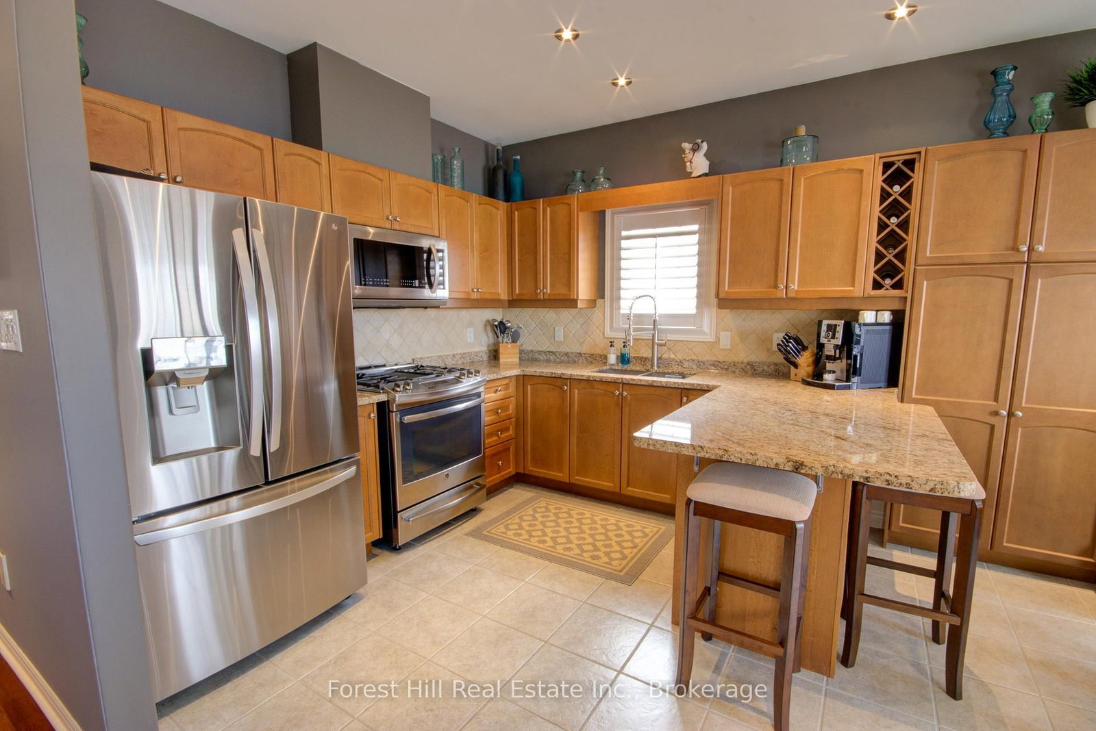 Detached House for sale at 68 Silver Trail, Barrie, Ontario, L4N 3P2 - Ardagh - MLS: S12987058