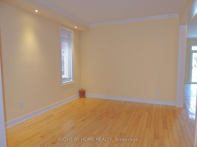 Upper - 42 Westminster Circle N