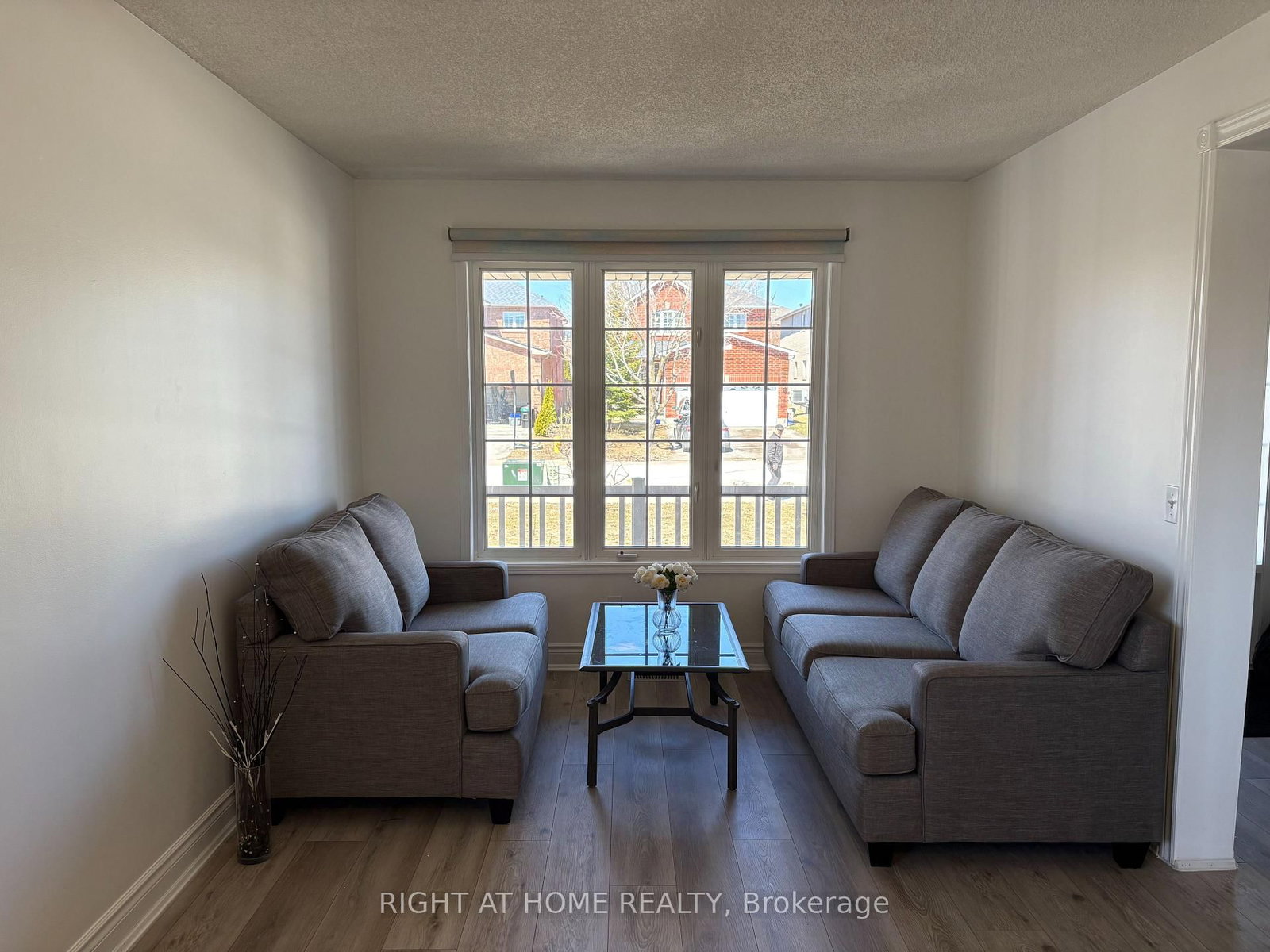 Detached House for sale at 13 Golds Crescent, Barrie, Ontario, L4N 8R5 - Holly - MLS: S12988284