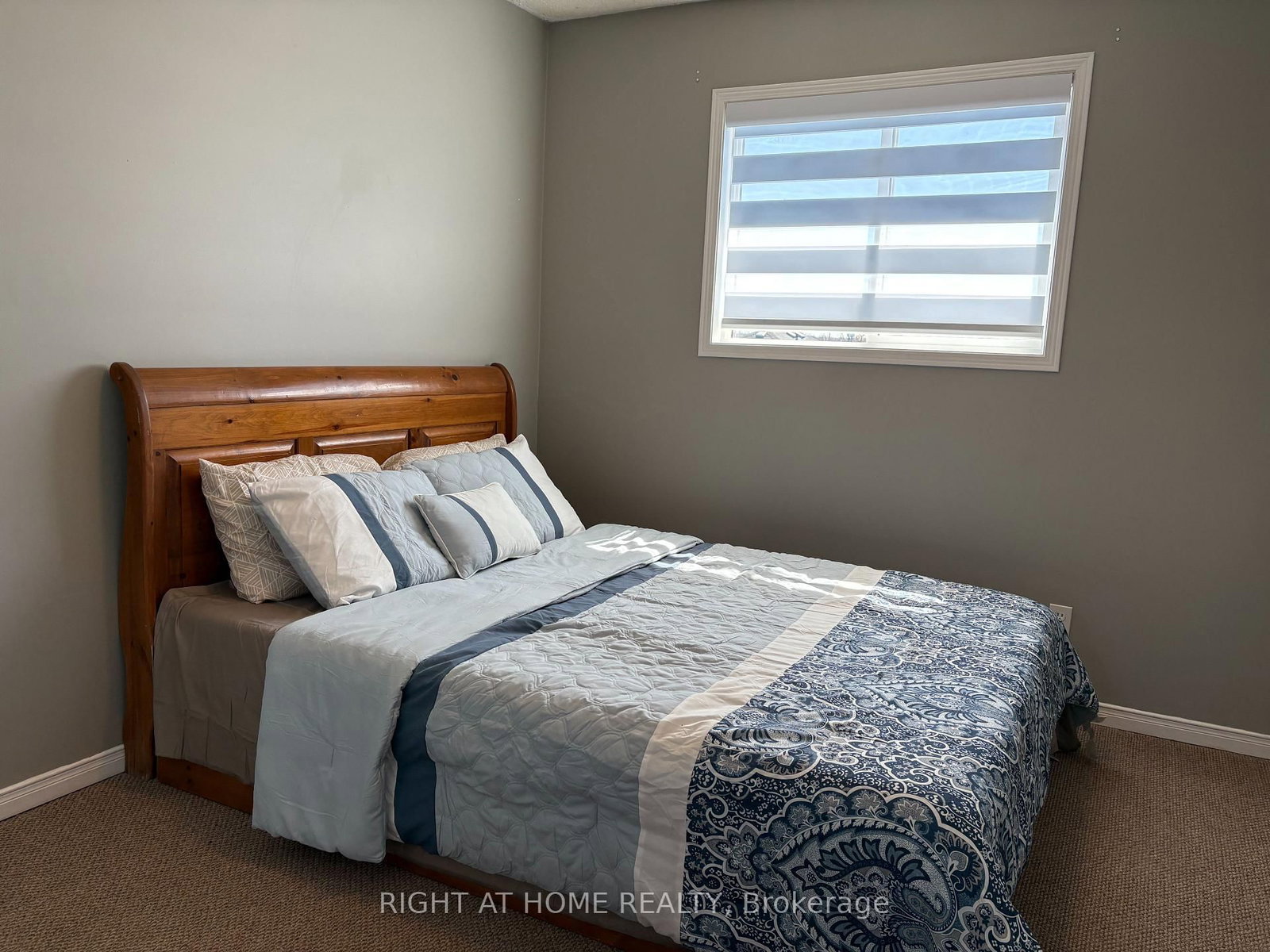 Detached House for sale at 13 Golds Crescent, Barrie, Ontario, L4N 8R5 - Holly - MLS: S12988284