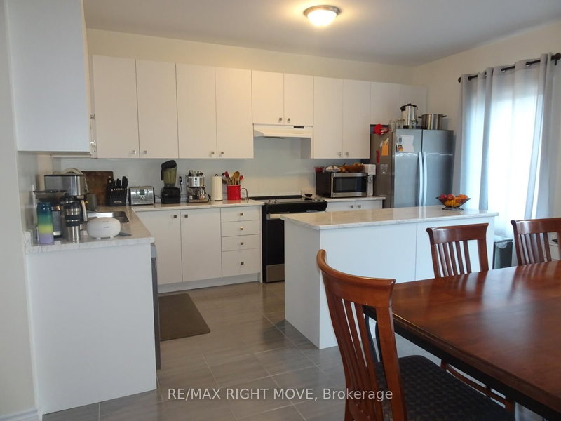 73 Atlantis Dr, Orillia, L3V 8L4 | Image 3