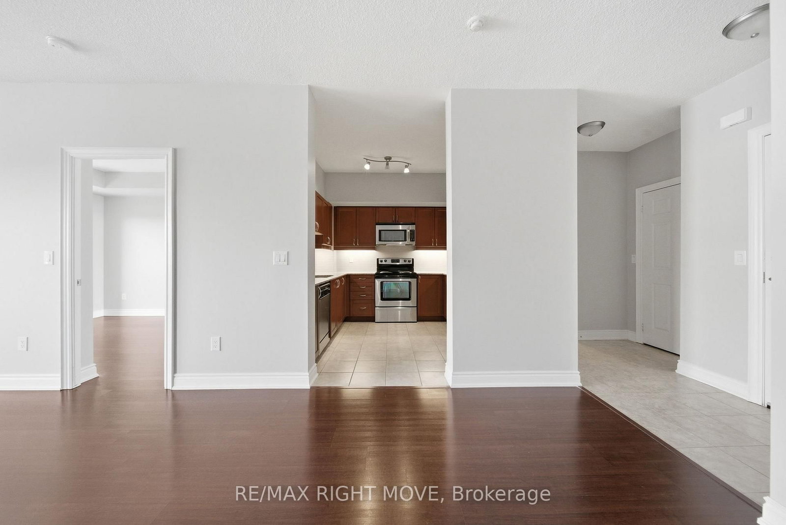 354 Atherley Road, Unit 507 - Photo 10