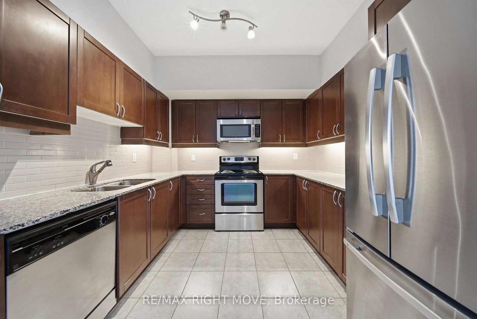 354 Atherley Road, Unit 507 - Photo 11