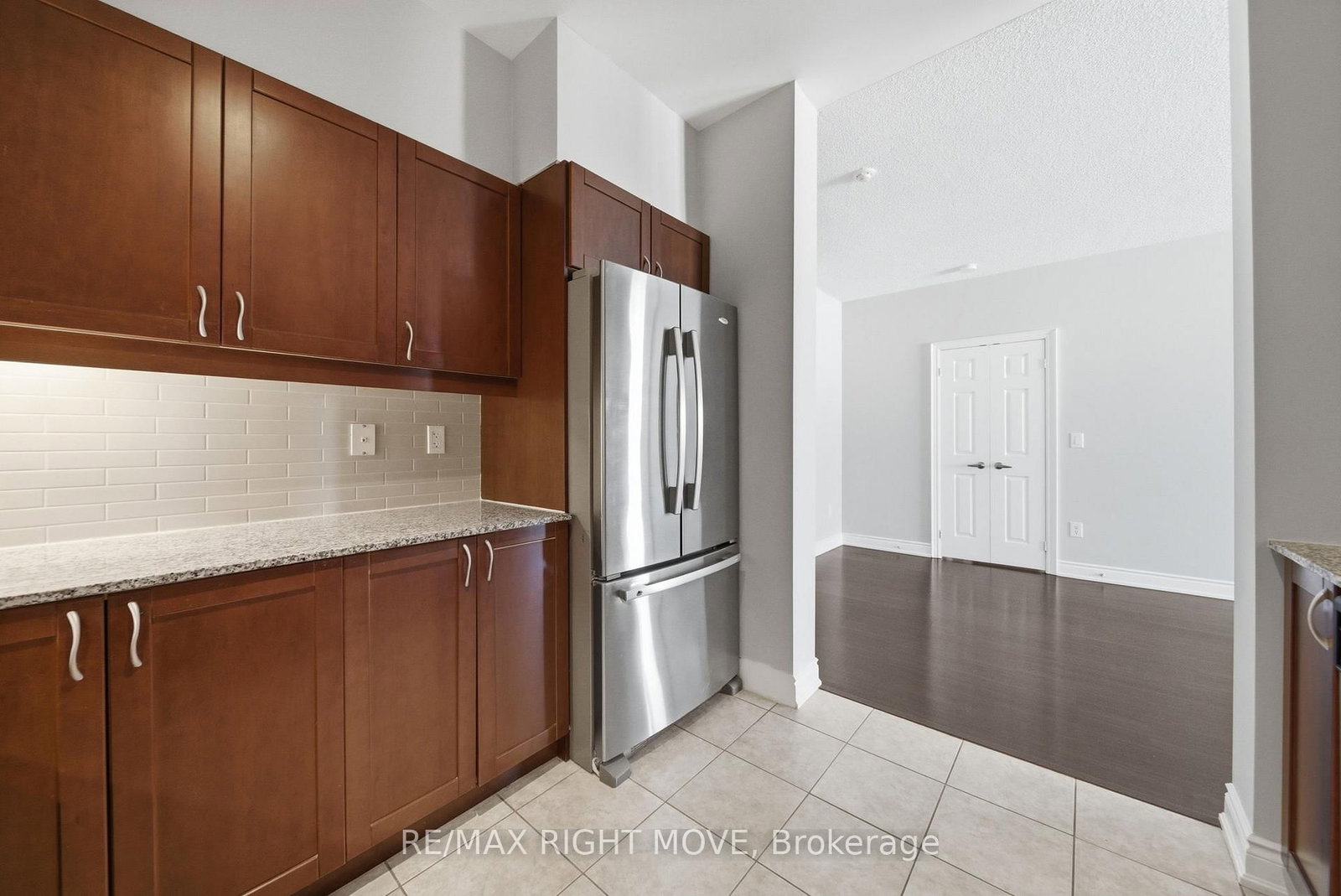 354 Atherley Road, Unit 507 - Photo 12