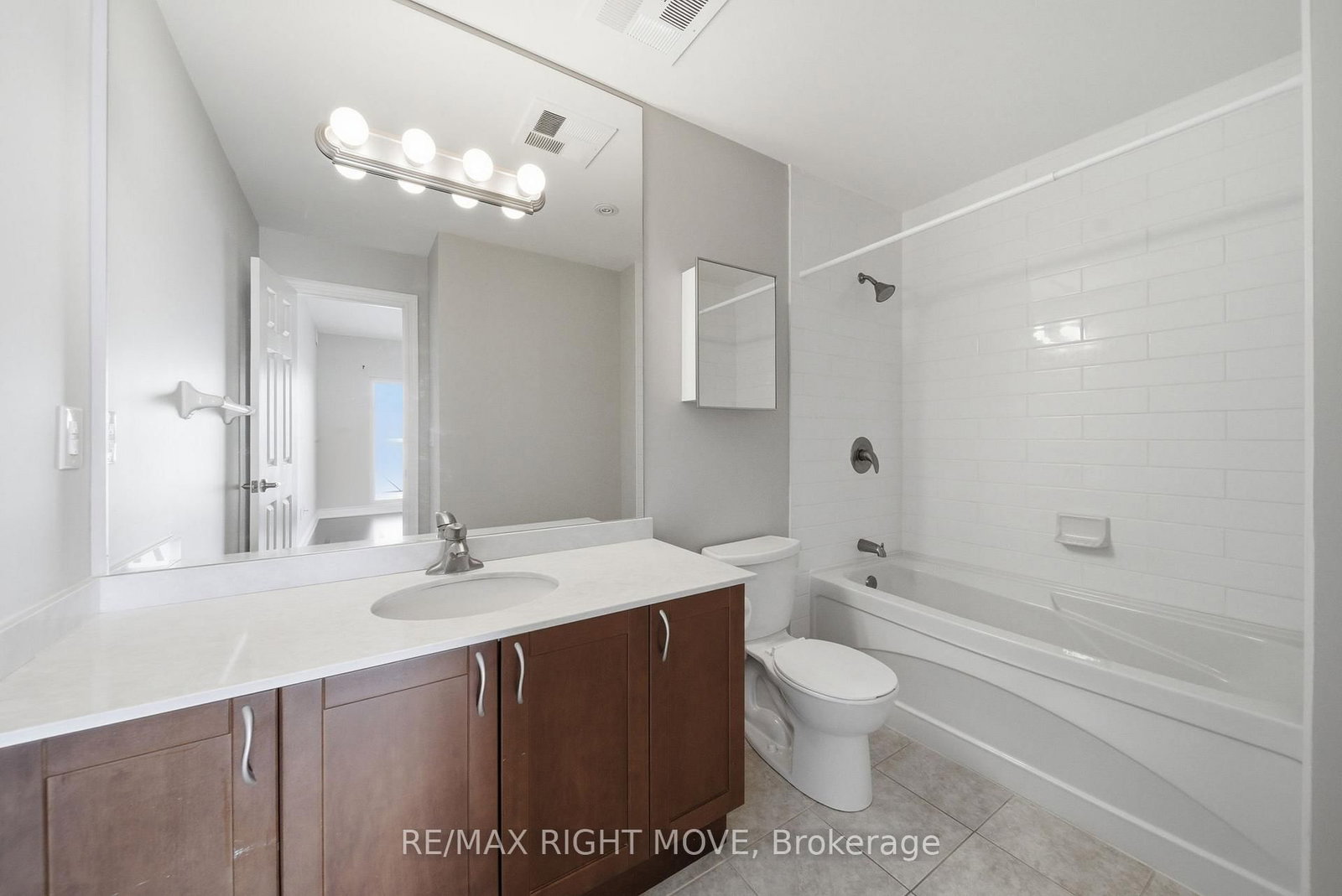 354 Atherley Road, Unit 507 - Photo 18
