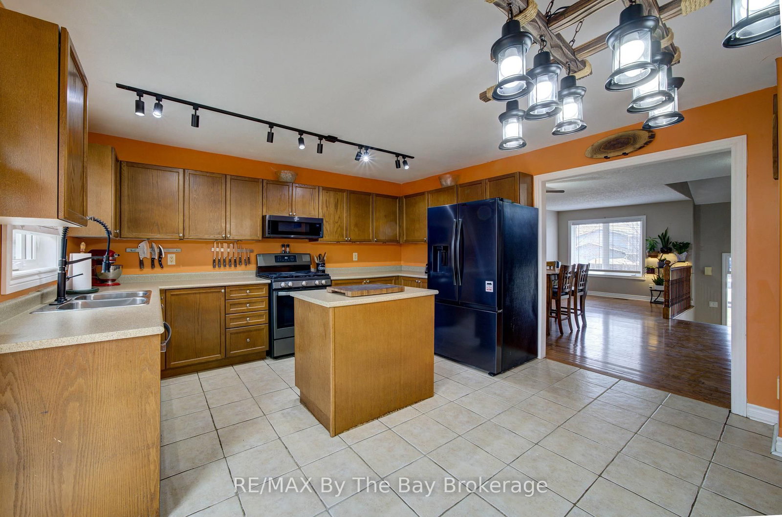 Detached House for sale at 229 Atkinson Street, Clearview, Ontario, L0M 1S0 - Stayner - MLS: S12989364