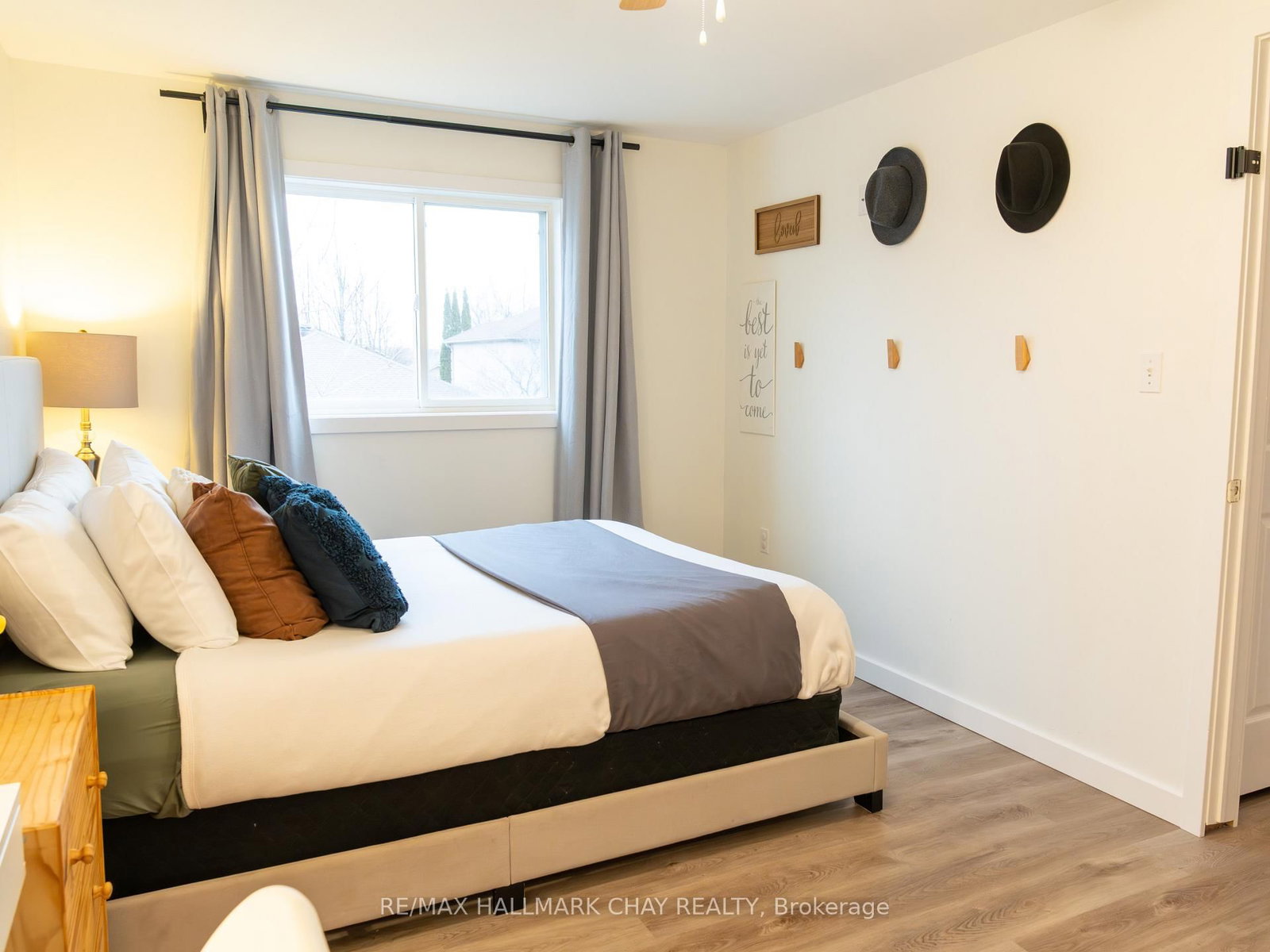 Detached House for sale at 163 Columbia Road, Barrie, Ontario, L4N 8E3 - Holly - MLS: S12989794