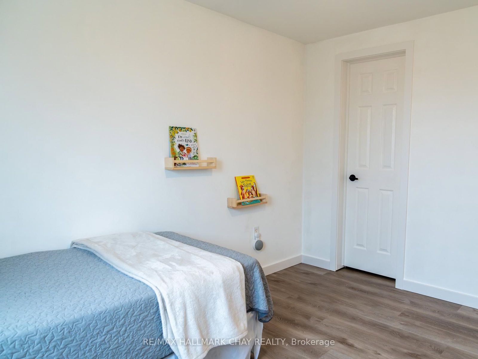 Detached House for sale at 163 Columbia Road, Barrie, Ontario, L4N 8E3 - Holly - MLS: S12989794