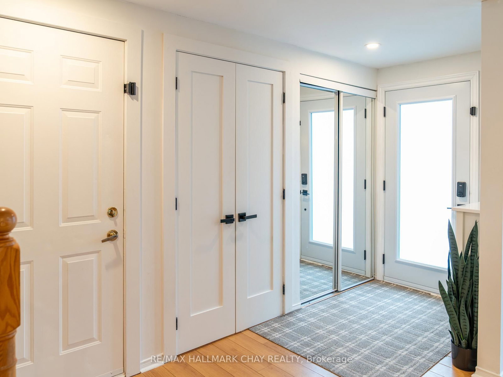 Detached House for sale at 163 Columbia Road, Barrie, Ontario, L4N 8E3 - Holly - MLS: S12989794