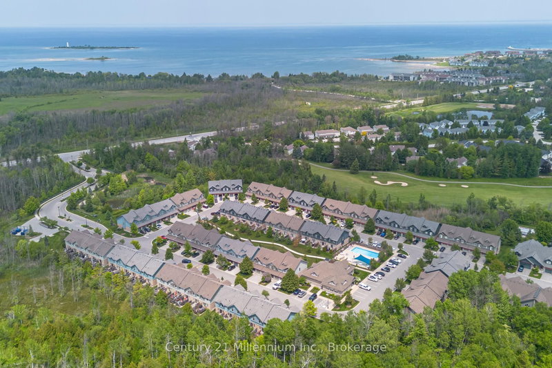 37 Silver Glen Blvd, Collingwood, L9Y 0G9 | Image 3