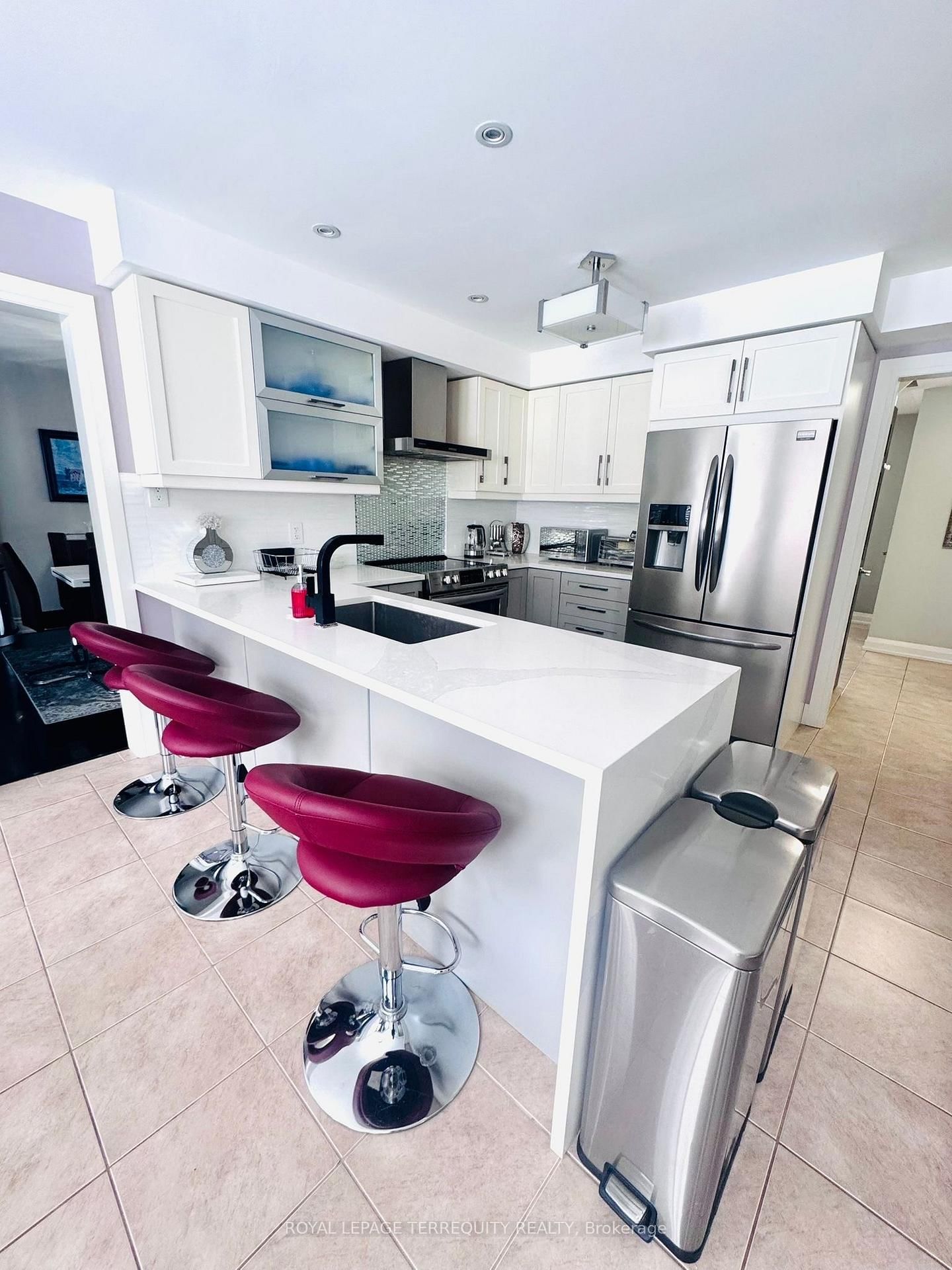 Detached House for sale at 25 Jagges Drive, Barrie, Ontario, L4N 0W9 - Edgehill Drive - MLS: S12990296