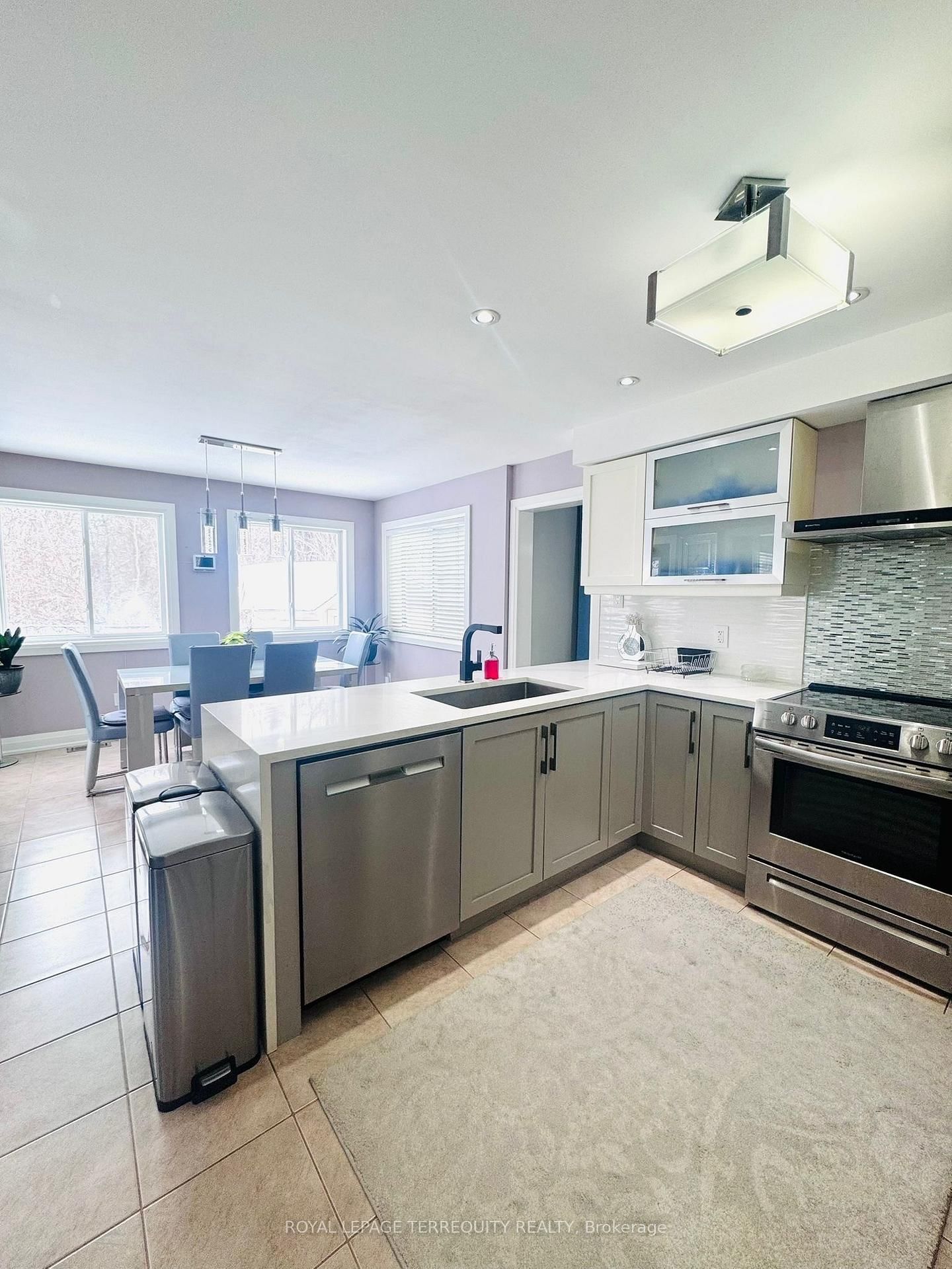 Detached House for sale at 25 Jagges Drive, Barrie, Ontario, L4N 0W9 - Edgehill Drive - MLS: S12990296