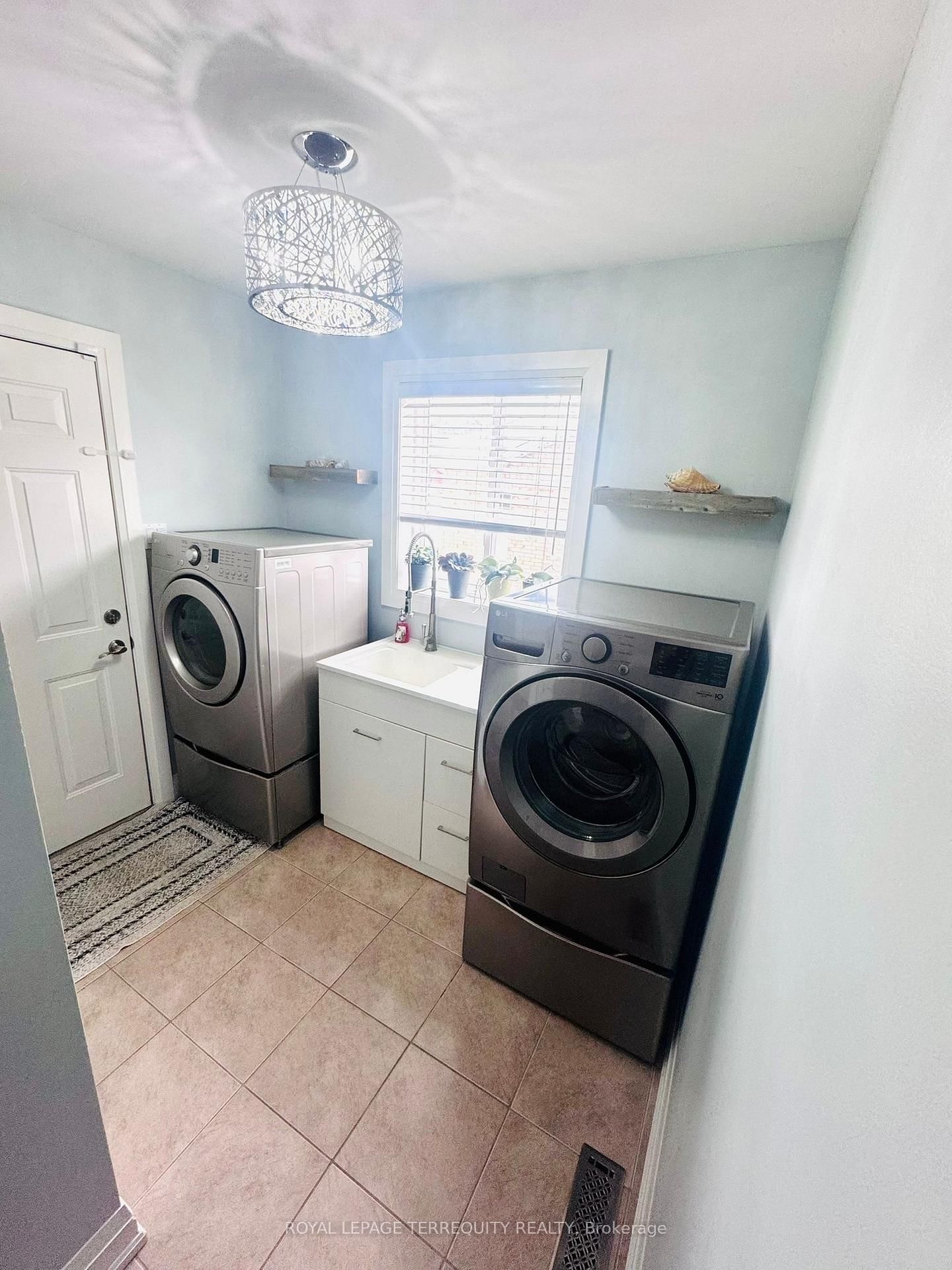 Detached House for sale at 25 Jagges Drive, Barrie, Ontario, L4N 0W9 - Edgehill Drive - MLS: S12990296