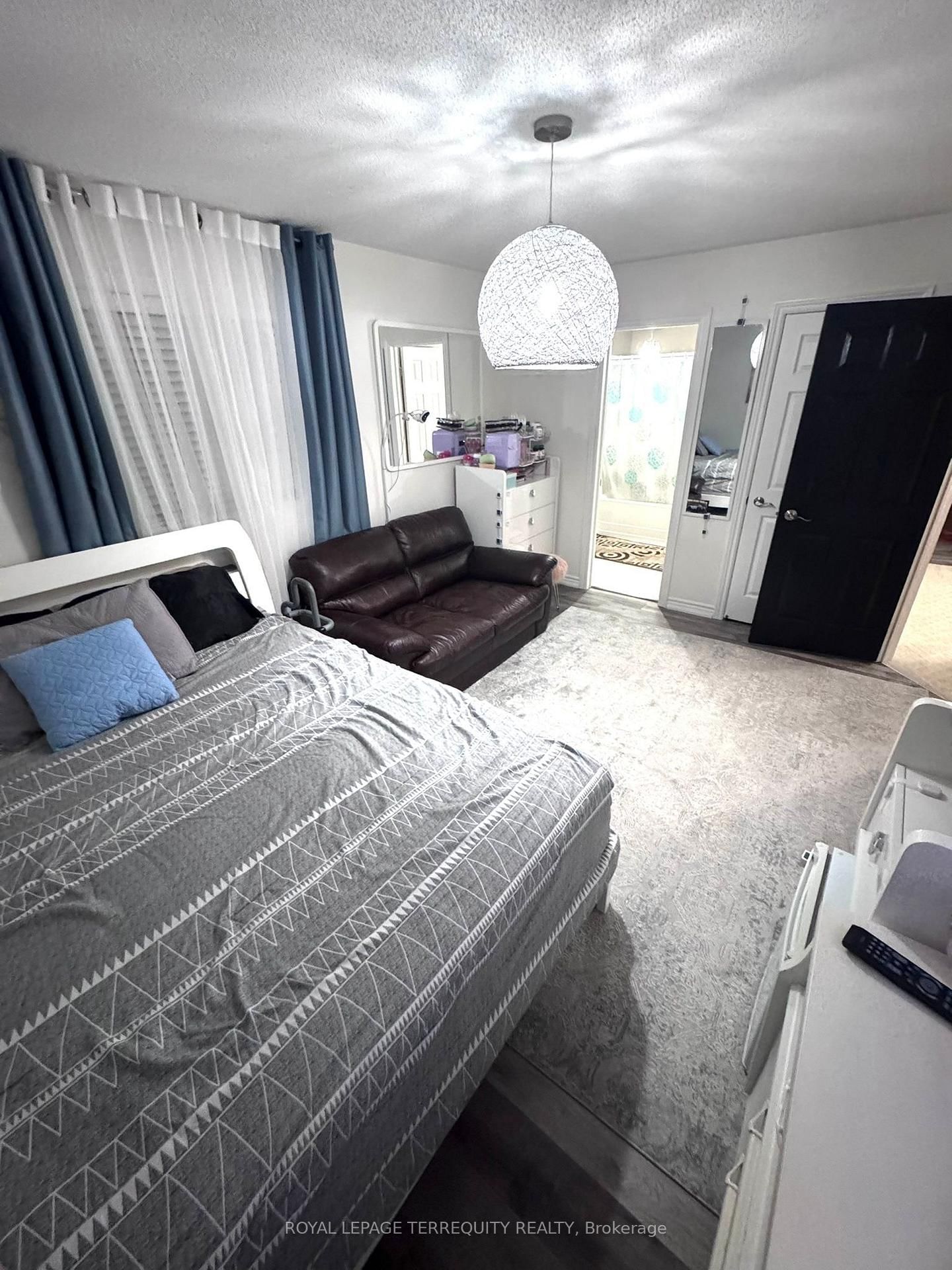 Detached House for sale at 25 Jagges Drive, Barrie, Ontario, L4N 0W9 - Edgehill Drive - MLS: S12990296