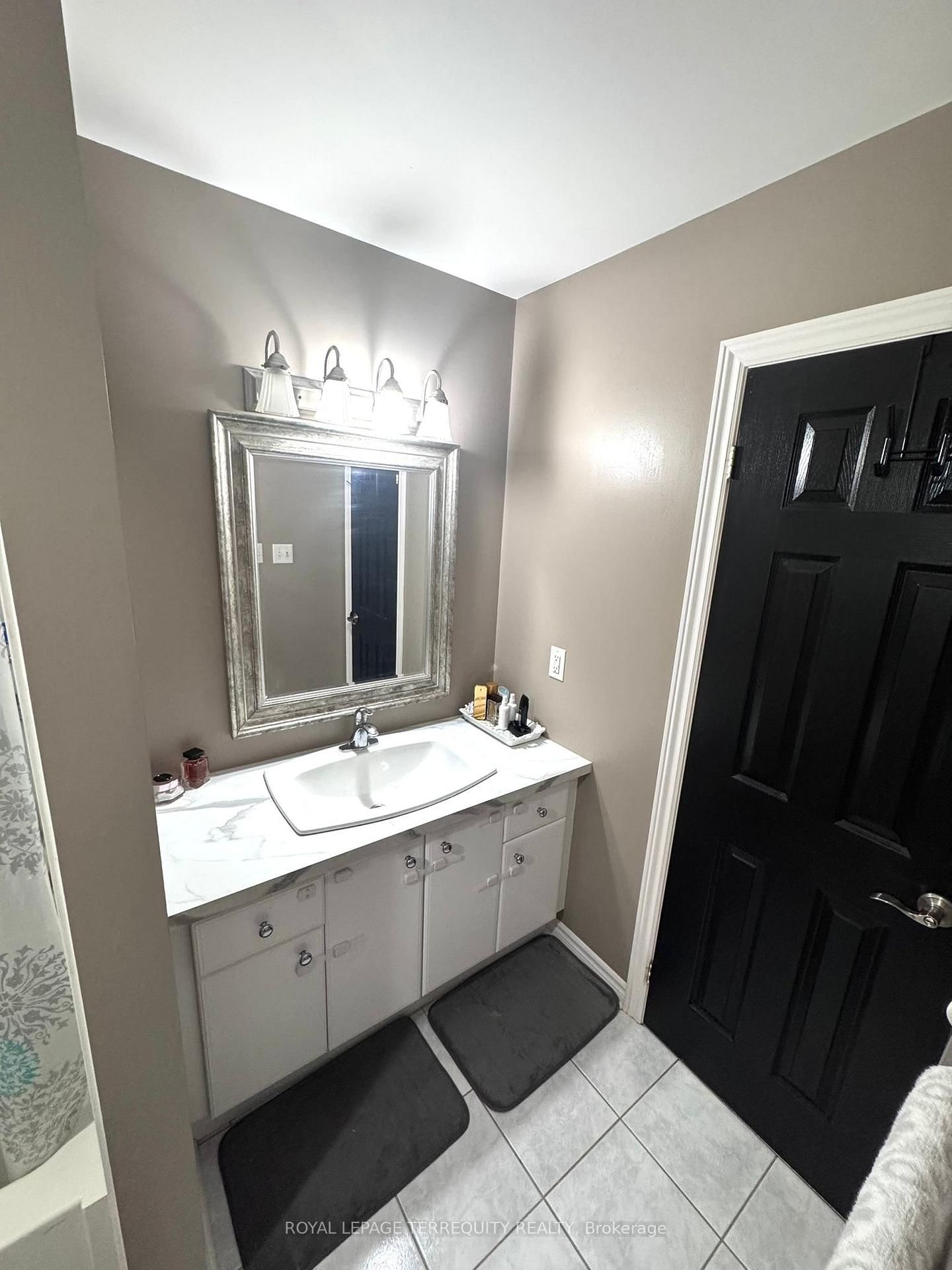 Detached House for sale at 25 Jagges Drive, Barrie, Ontario, L4N 0W9 - Edgehill Drive - MLS: S12990296