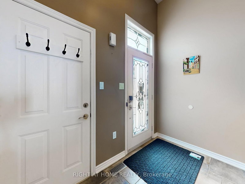 204 Proclamation Dr, Barrie, L4N 0Y9 | Image 2