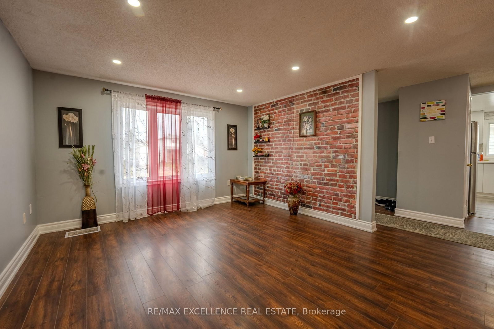 Detached House for sale at 3 Hickling Trail, Barrie, Ontario, L4M 5V7 - Grove East - MLS: S12991234