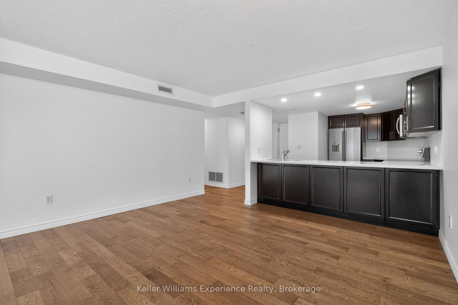 11 Beck Boulevard, Unit 404 - Photo 4