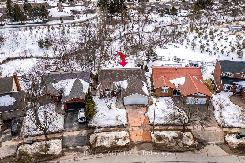 Main Floor - 92 LILLIAN Cres, Barrie, L4N 5H7 | Image 2