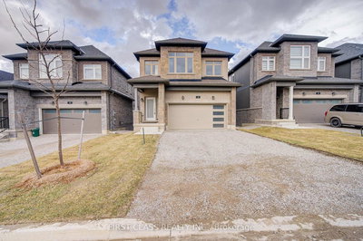 12 Barnyard Tr | Barrie | Image