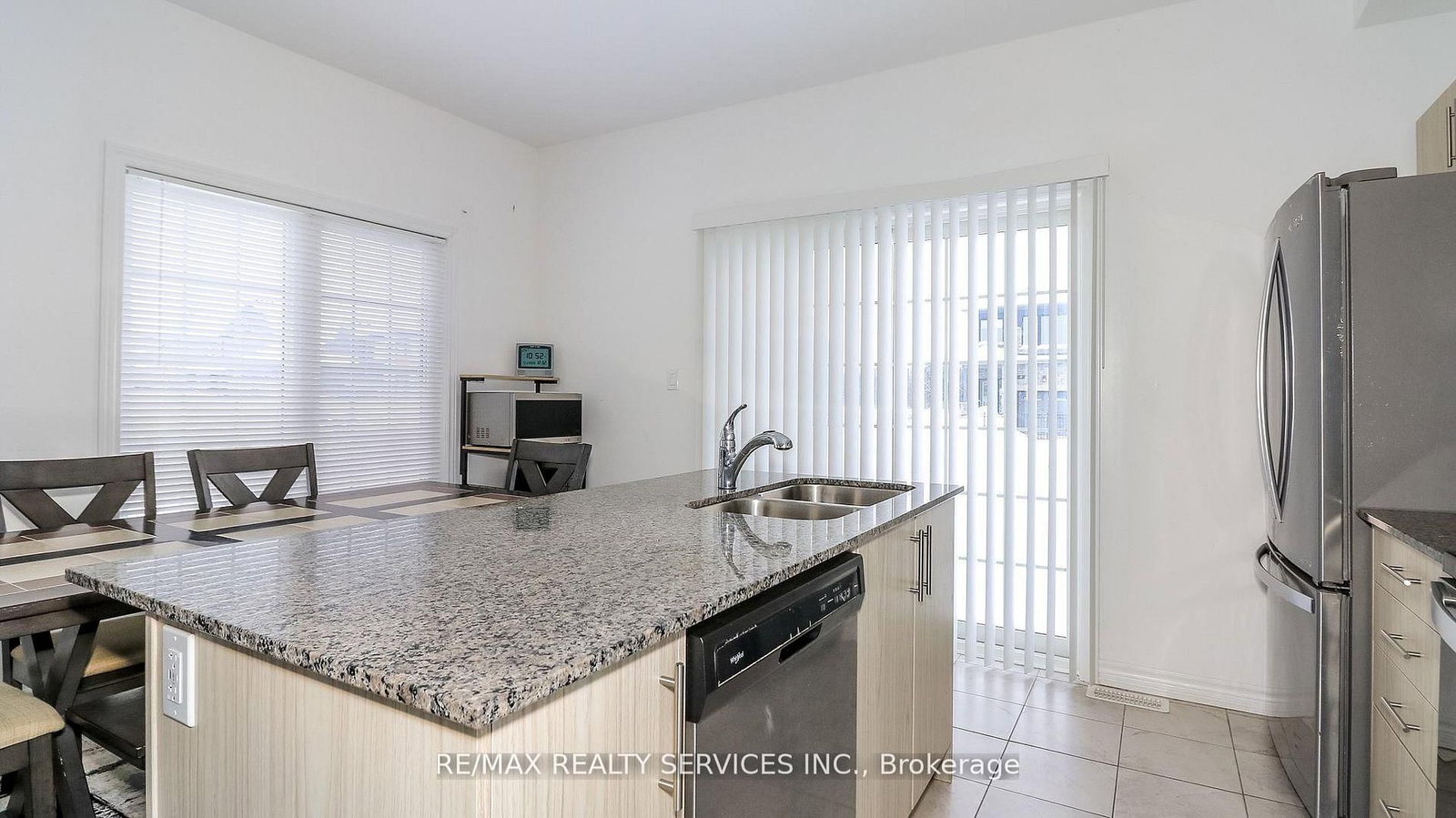 Detached House for sale at 1 Harvest Crescent, Barrie, Ontario, L9J 0T3 - Rural Barrie Southeast - MLS: S12991616