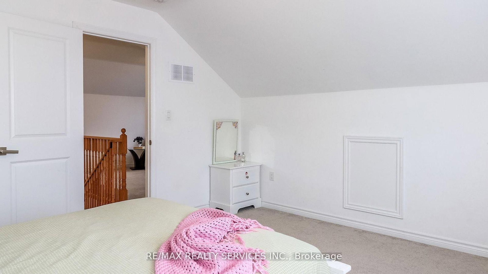 Detached House for sale at 1 Harvest Crescent, Barrie, Ontario, L9J 0T3 - Rural Barrie Southeast - MLS: S12991616