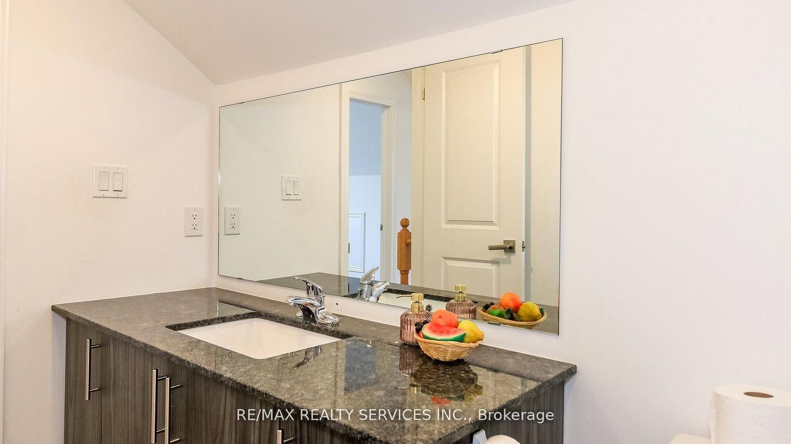 Detached House for sale at 1 Harvest Crescent, Barrie, Ontario, L9J 0T3 - Rural Barrie Southeast - MLS: S12991616