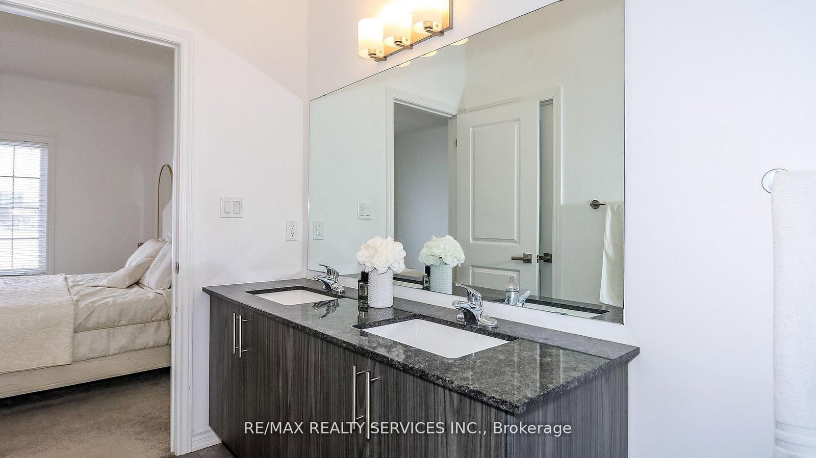 Detached House for sale at 1 Harvest Crescent, Barrie, Ontario, L9J 0T3 - Rural Barrie Southeast - MLS: S12991616