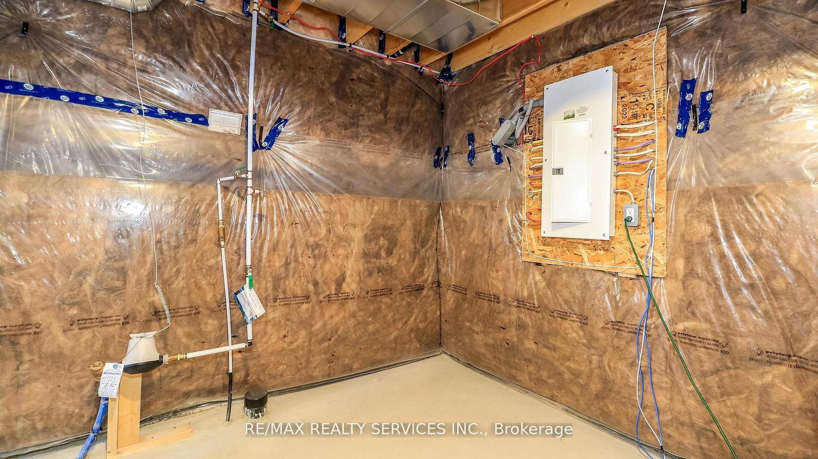 Detached House for sale at 1 Harvest Crescent, Barrie, Ontario, L9J 0T3 - Rural Barrie Southeast - MLS: S12991616