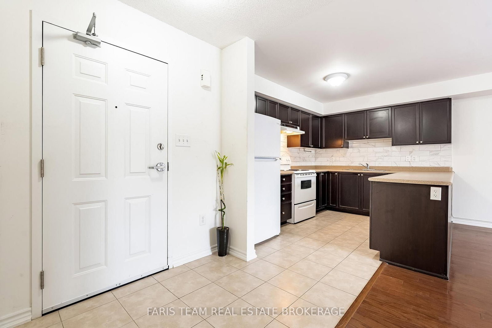 Condo for sale at 19-41 Coulter Street, Barrie, Ontario, L4N 6L9 - Sunnidale - MLS: S12991704