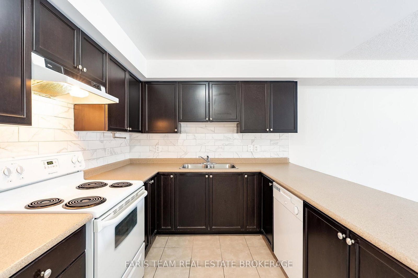 Condo for sale at 19-41 Coulter Street, Barrie, Ontario, L4N 6L9 - Sunnidale - MLS: S12991704