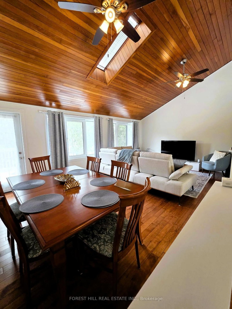 859 Lakeshore Road E