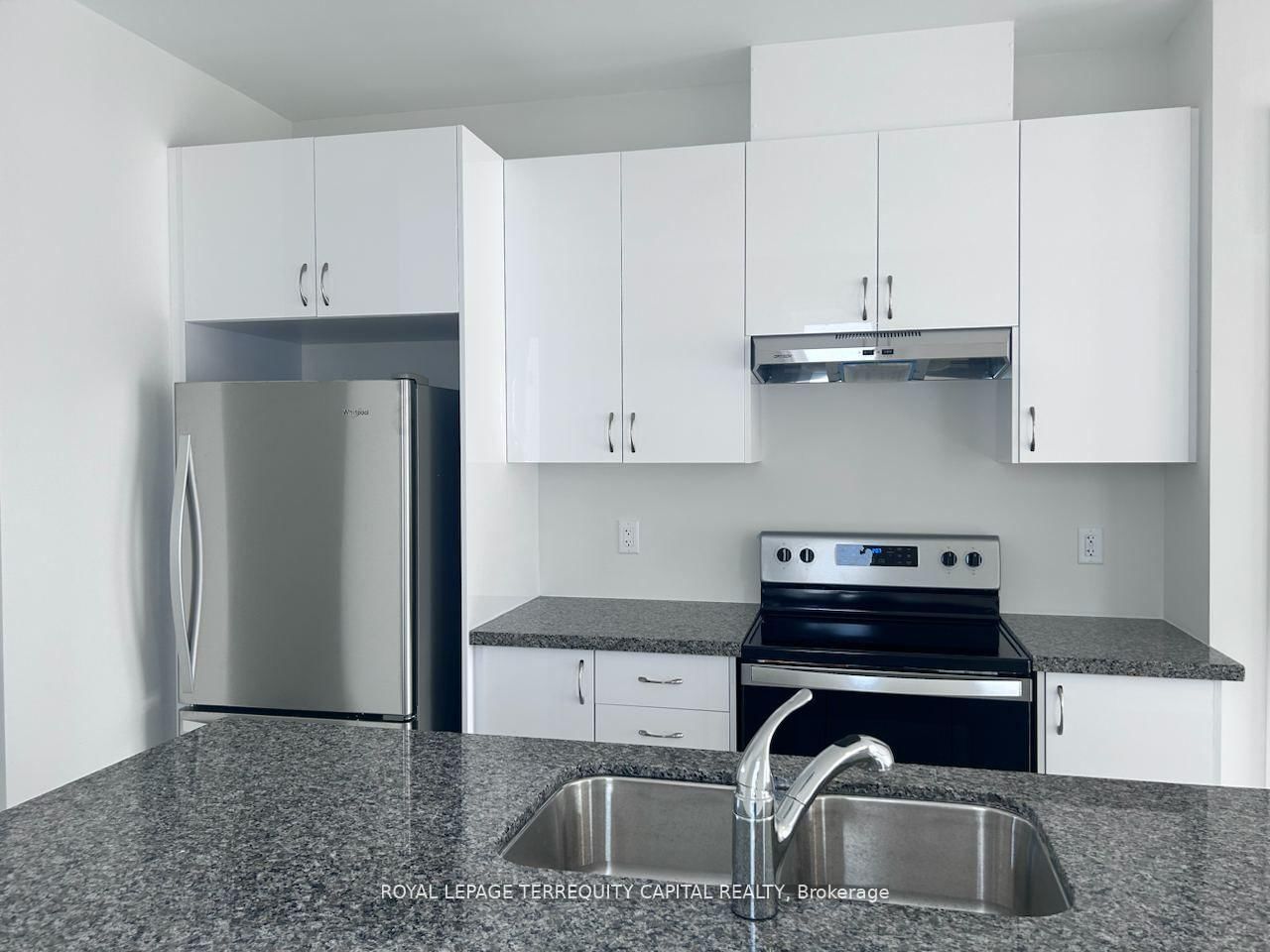 26 Valleybrook Road, Unit Upper - Photo 10