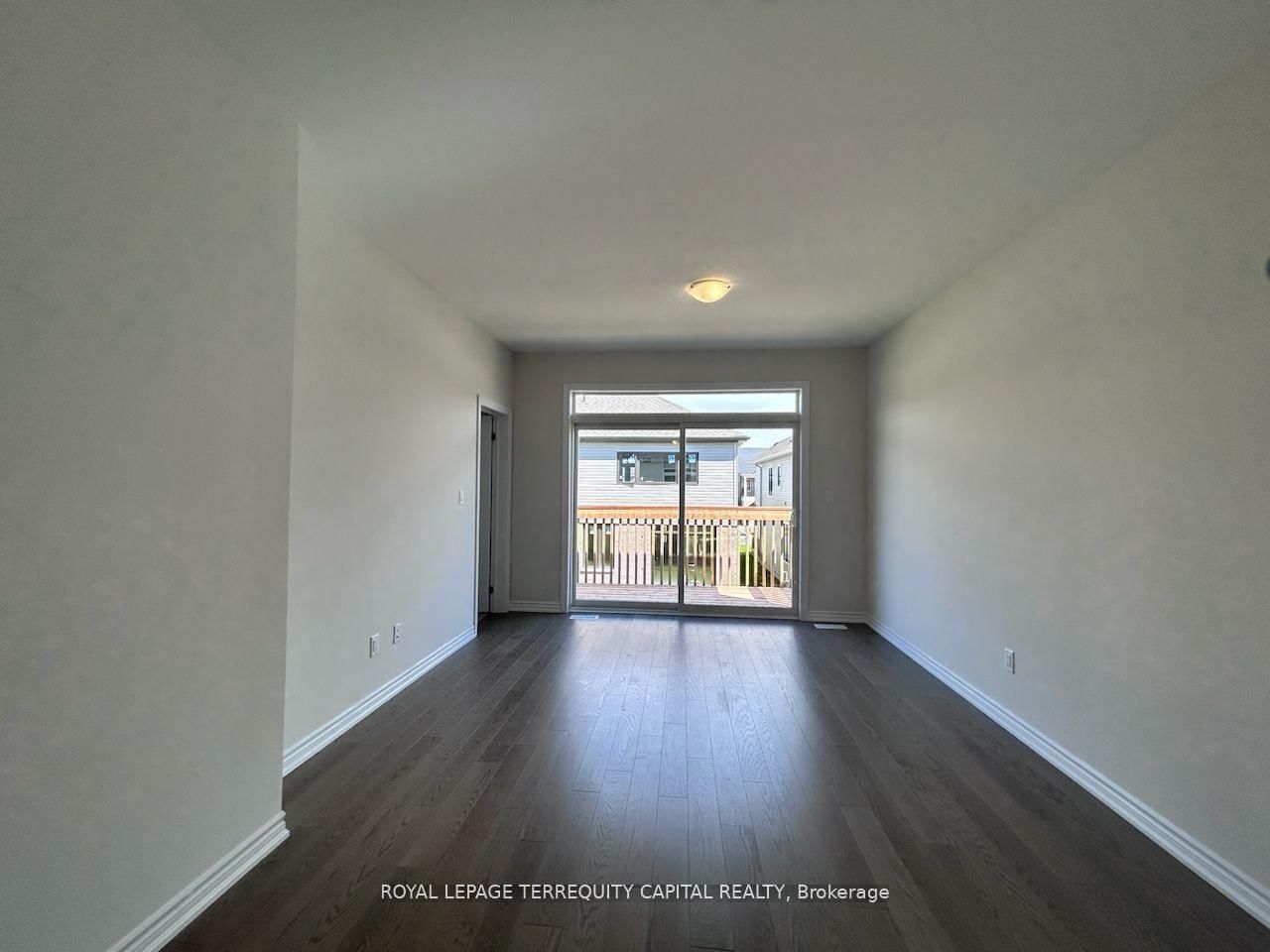 26 Valleybrook Road, Unit Upper - Photo 9