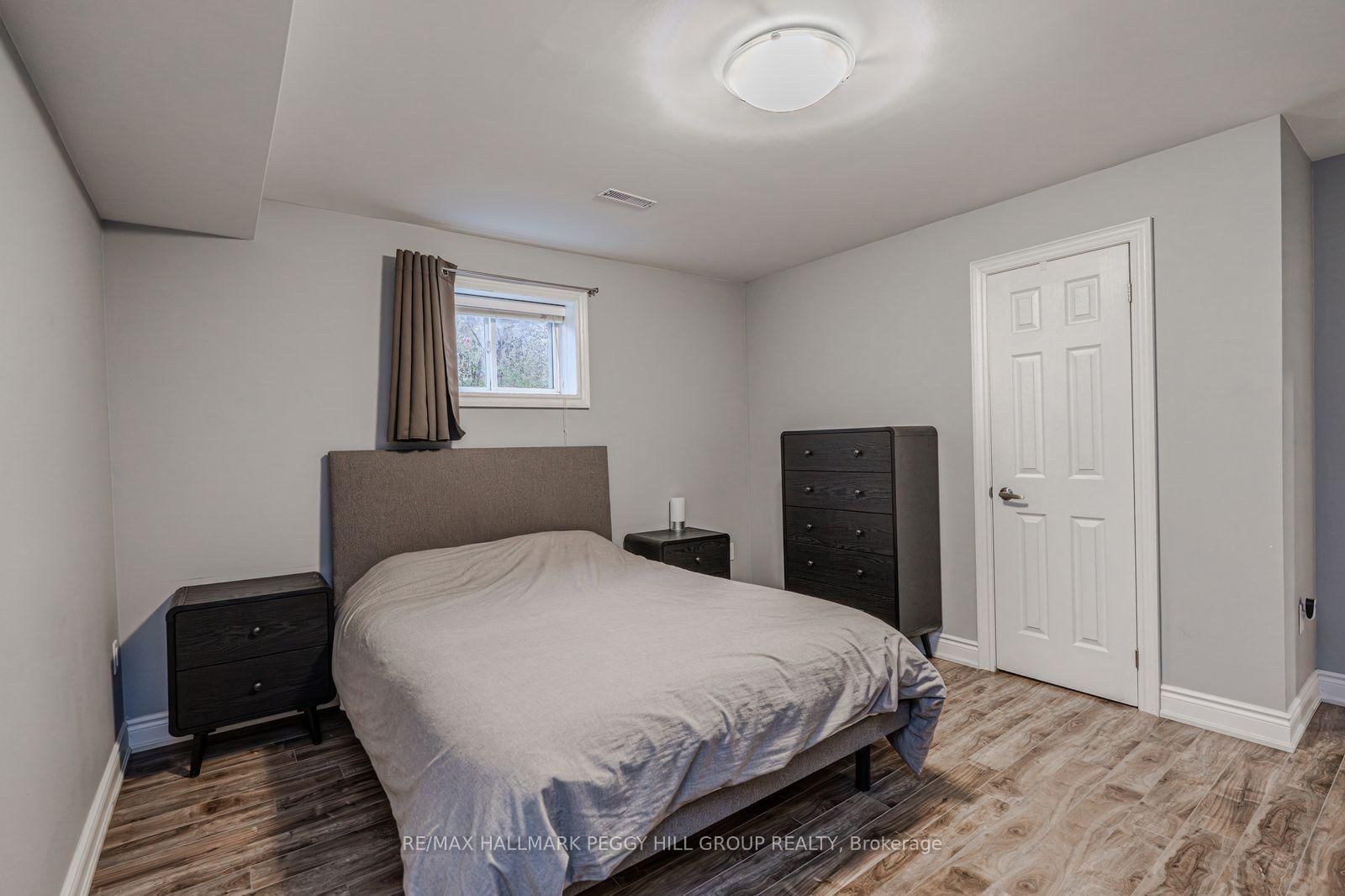 Detached House for sale at 30 Hewitt Place, Barrie, Ontario, L4M 7B3 - Georgian Drive - MLS: S12992710