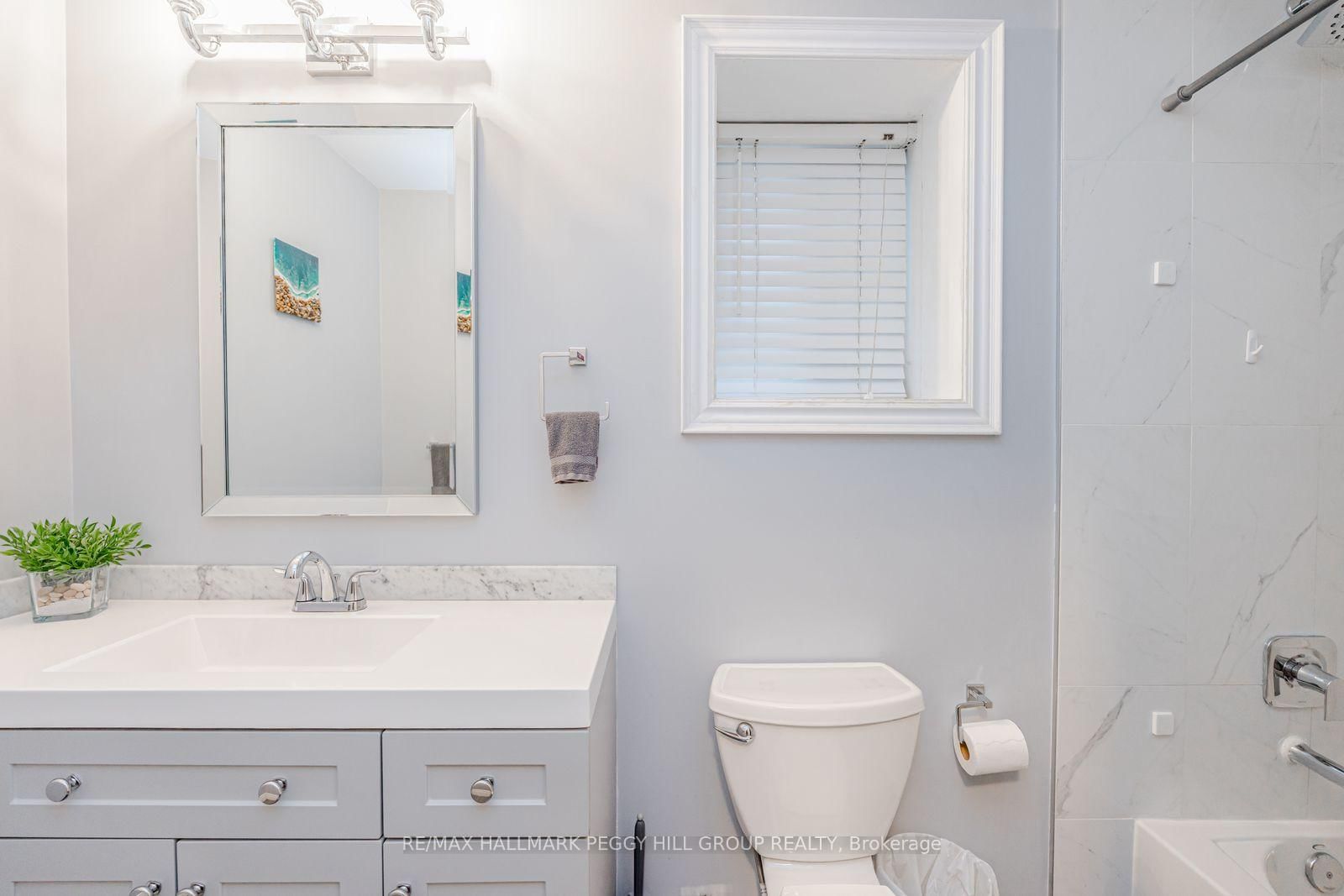 Detached House for sale at 30 Hewitt Place, Barrie, Ontario, L4M 7B3 - Georgian Drive - MLS: S12992710