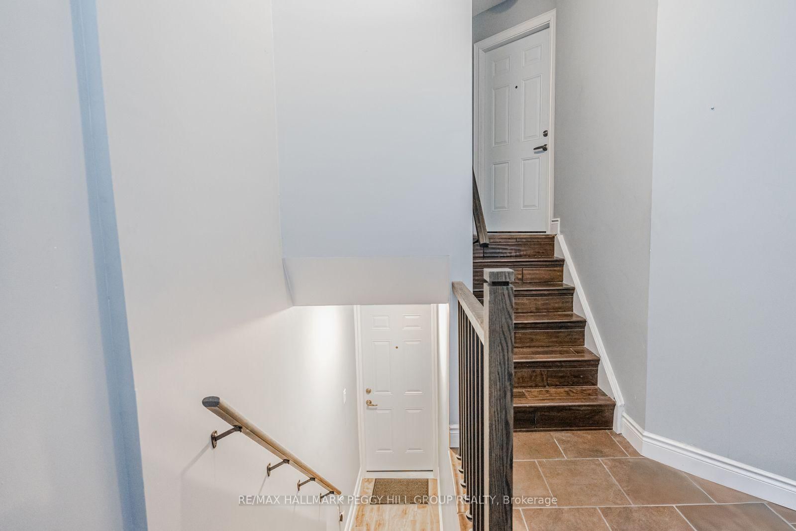 Detached House for sale at 30 Hewitt Place, Barrie, Ontario, L4M 7B3 - Georgian Drive - MLS: S12992710